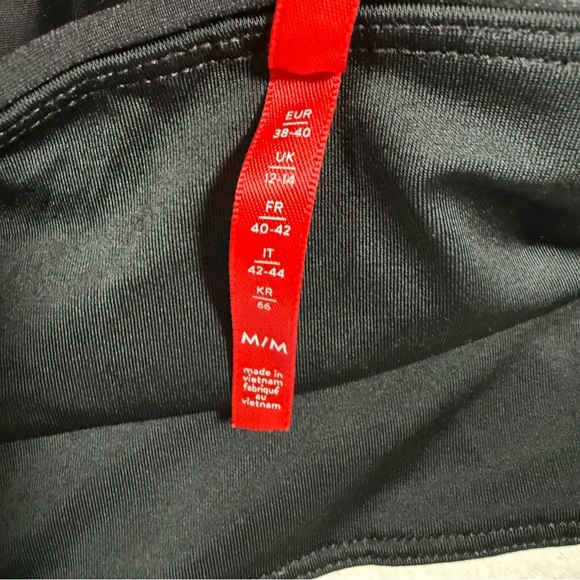 Black Spanx leggings MEDIUM faux leather - Picture 7 of 10